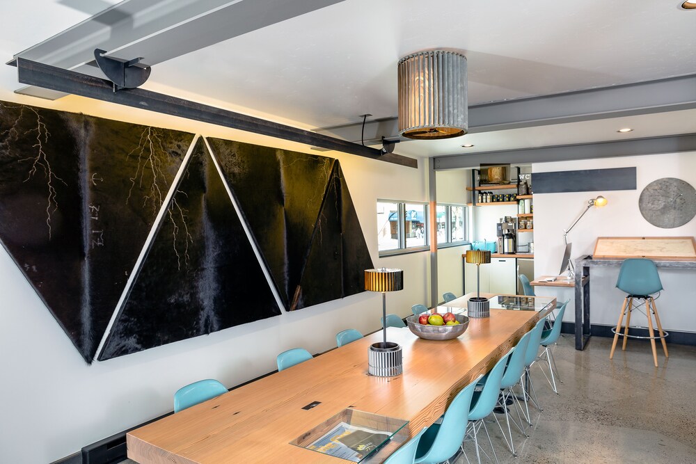 The Lark Bozeman - photo 6