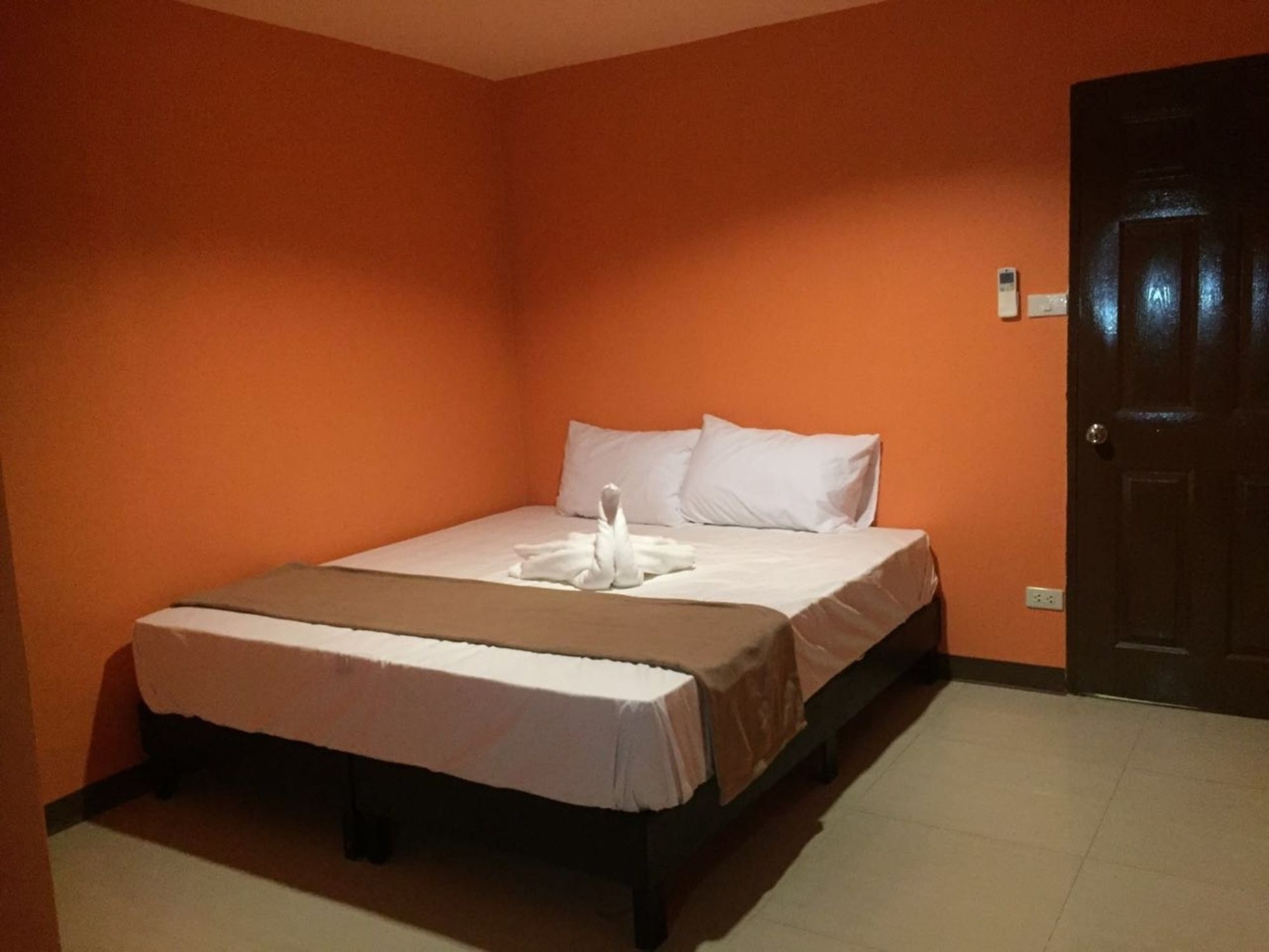 Uno Inn — Bangkok — photo 2