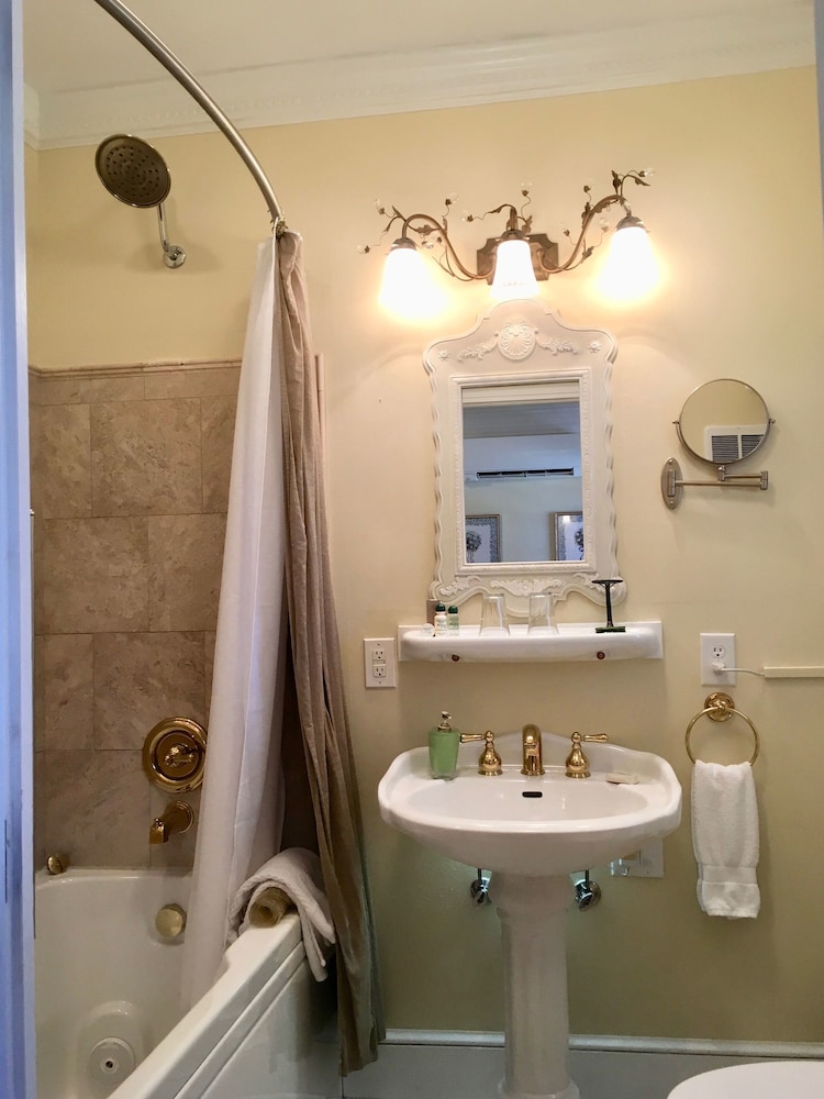 Abbington Green Bed & Breakfast Inn - photo 54