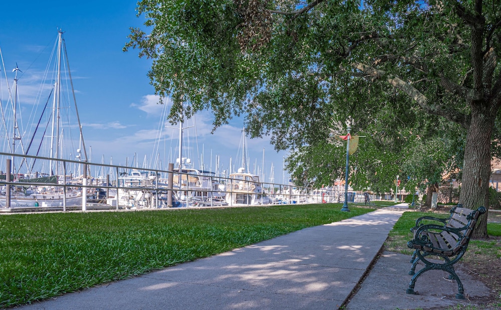 DoubleTree by Hilton New Bern Riverfront - photo 33
