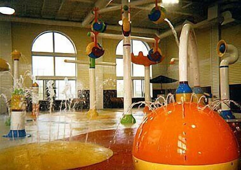 Fairview Beachfront Inn & Waterpark - photo 10