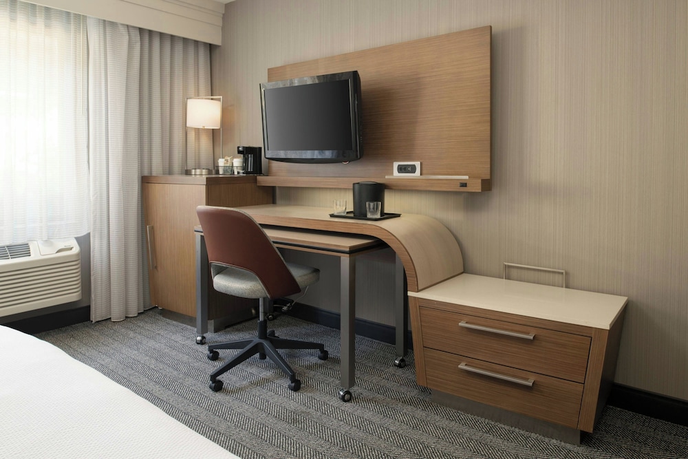 Courtyard by Marriott Vacaville - photo 12