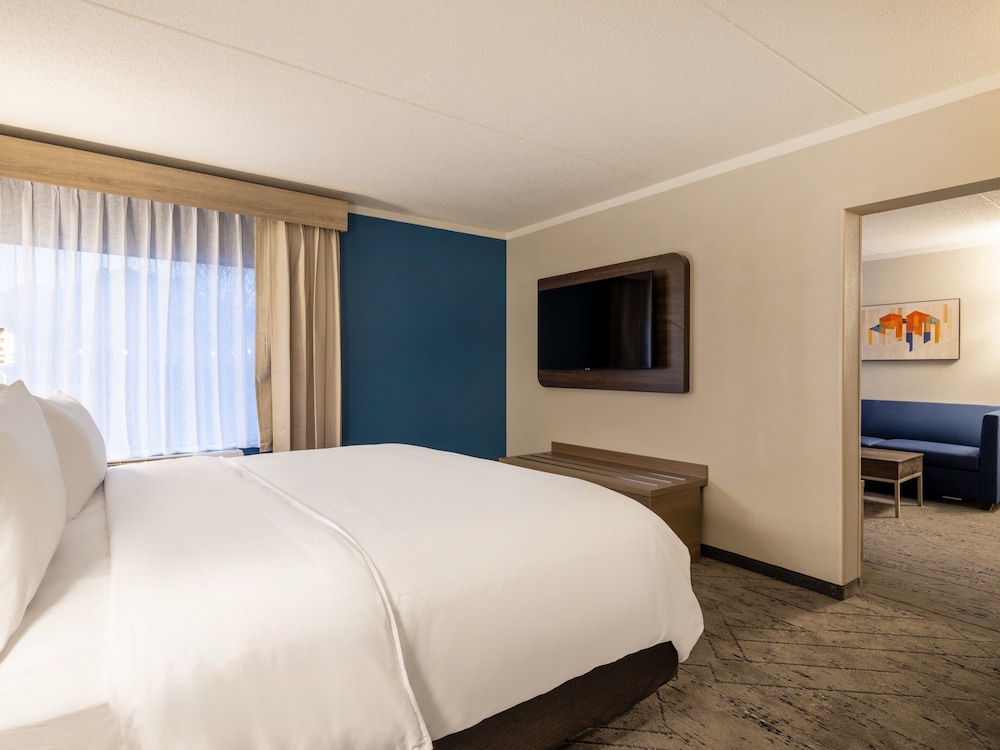Holiday Inn Express Greensboro I 40 at Wendover an Ihg Hotel - photo 11