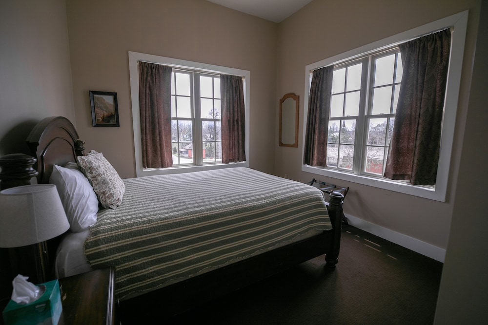 Nauvoo Temple House Hotel - photo 37