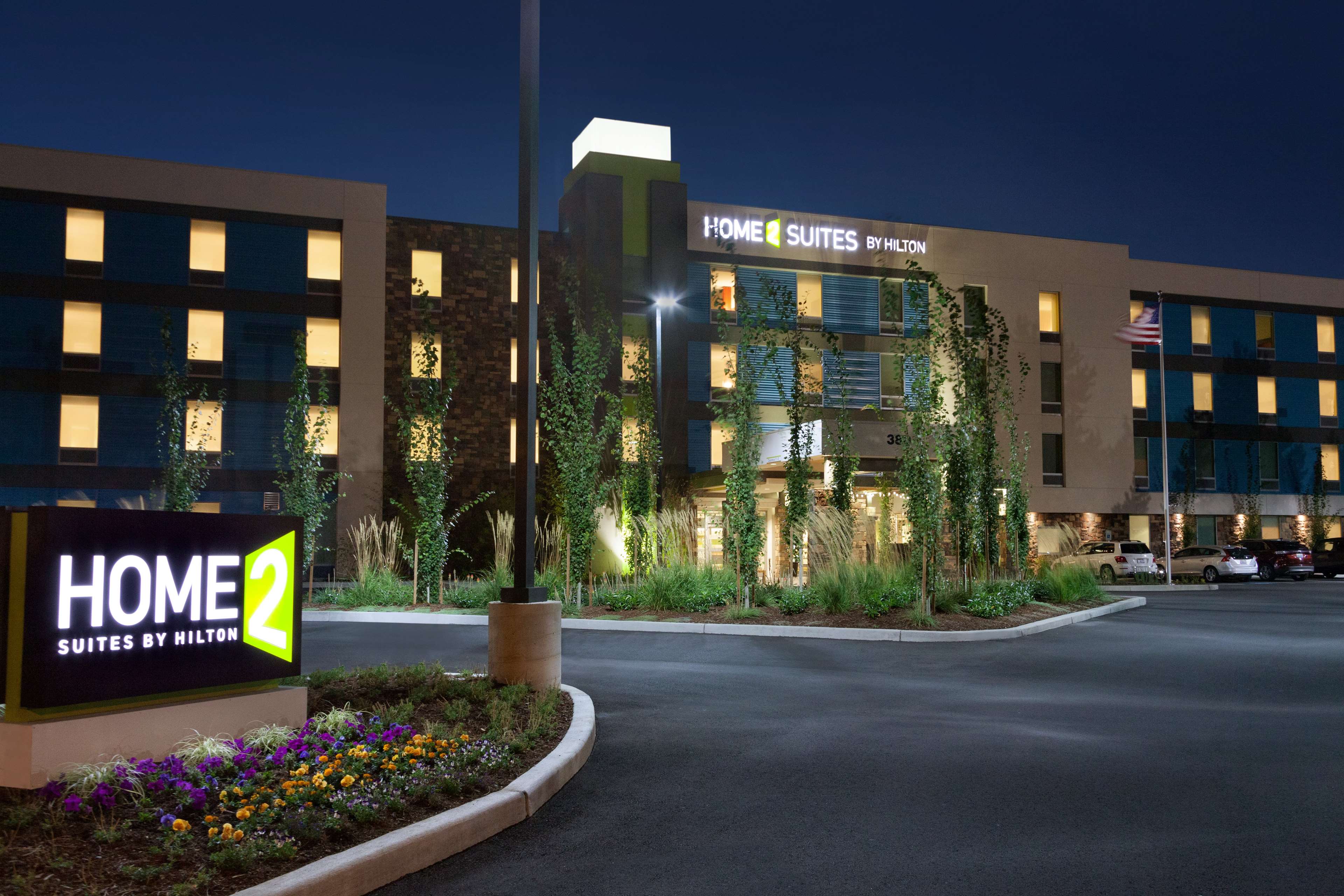 Home2 Suites by Hilton Seattle Airport - carbon neutral hotel in Tukwila