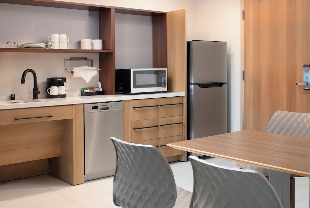 Home2 Suites by Hilton Albuquerque Airport - photo 26
