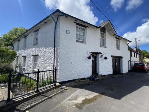 Mordor Lodge — 4-Star Luxury Hotel in Braunton, United Kingdom