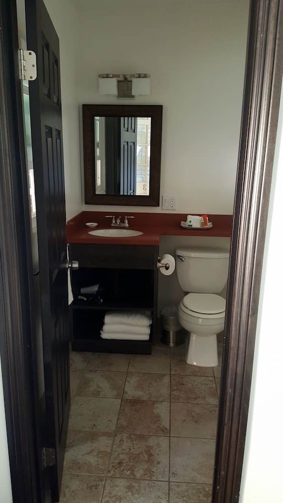 Malibu Country Inn - photo 41