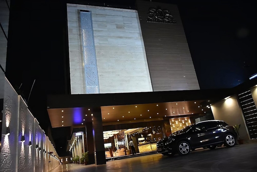 Hotel Millennium Inn Shambhunath — hotel near Prayagraj Airport