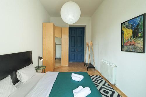 Charming 2BR Near Rooms Hotel By Wehost
