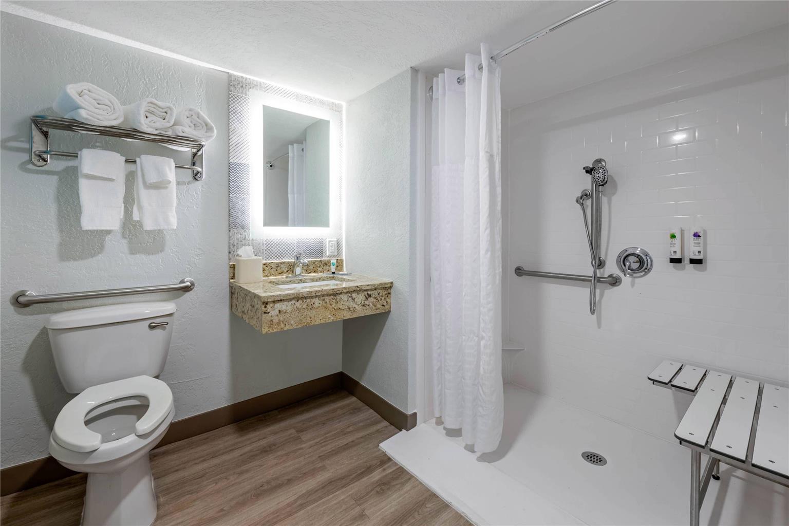 Dolphin Sands Clearwater Beach an Ascend Collection Hotel - photo 17