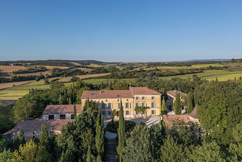 Le Domaine de Camboyer The Originals Collection — 4-Star Luxury Hotel in Saint-Louis-De-Montferrand, France