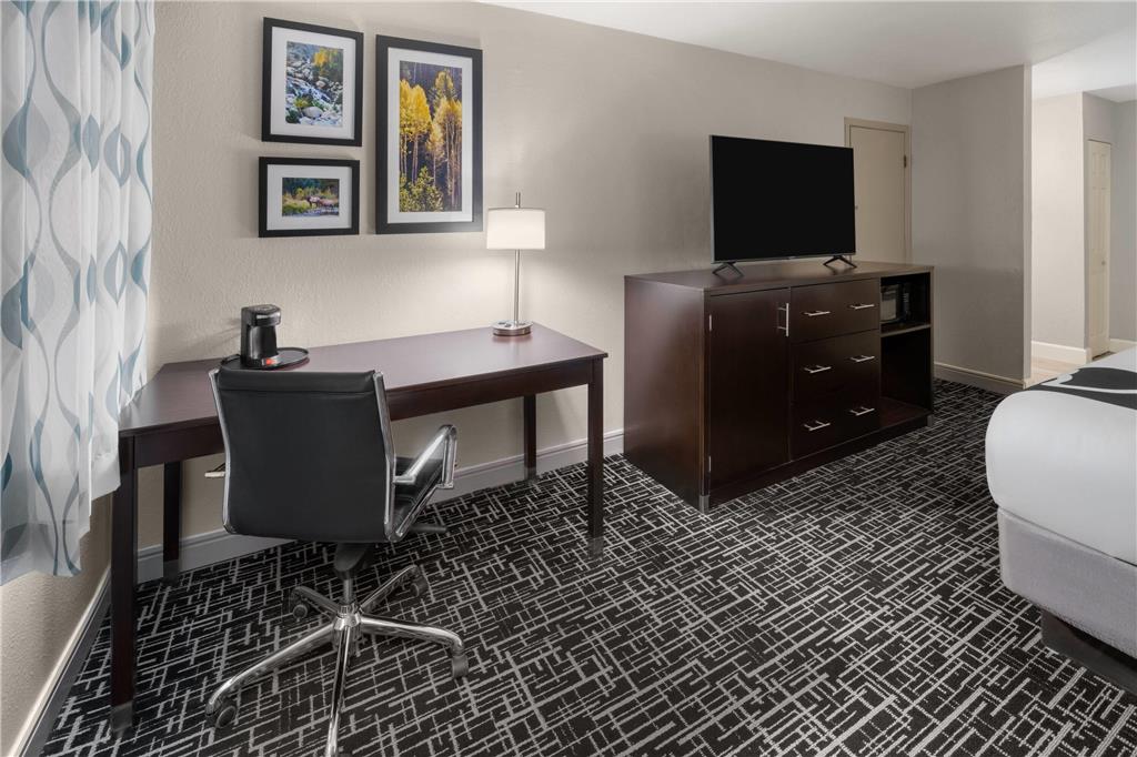 La Quinta Inn by Wyndham Fort Collins - photo 17