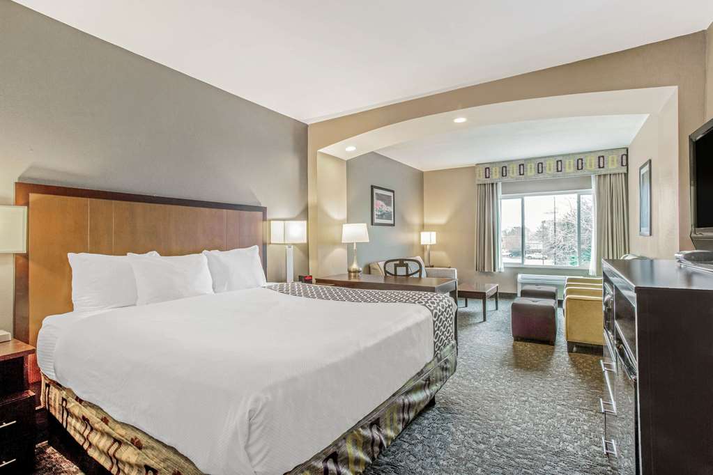 La Quinta Inn & Suites by Wyndham Biloxi - photo 33