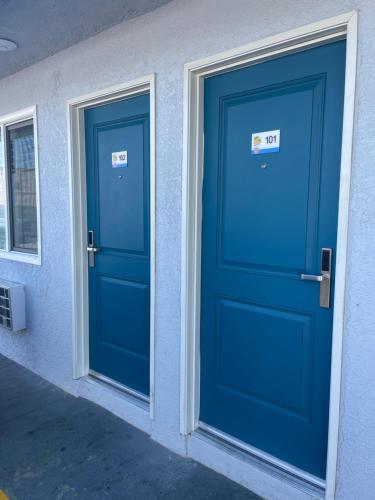 La Palma Motel - photo 23