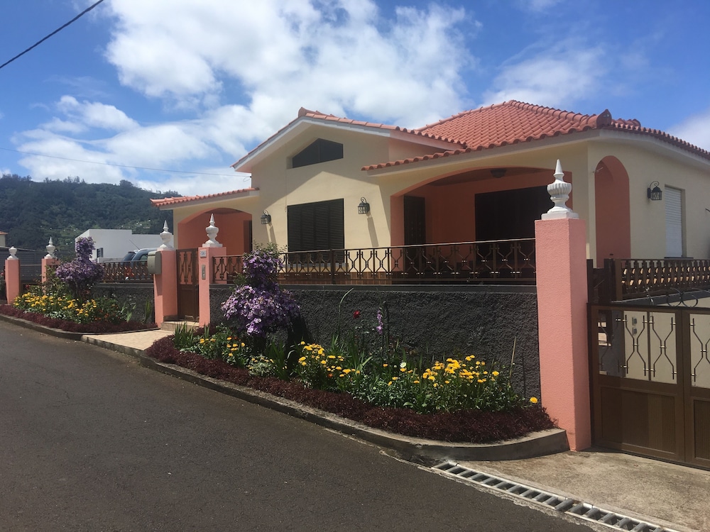 Pereira's house Mountain & Sea — 4-Star Luxury Hotel in Porto Da Cruz, Portugal