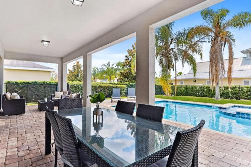 Magic Manor - carbon neutral hotel in Orlando