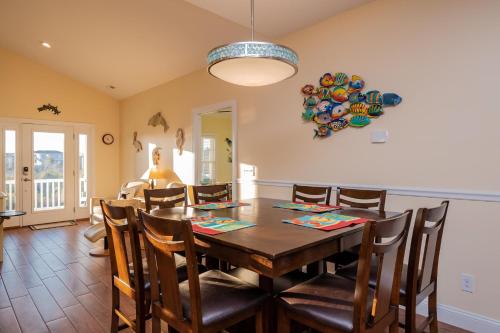 A Pawsitive Attitude by Oak Island Accommodations - photo 14