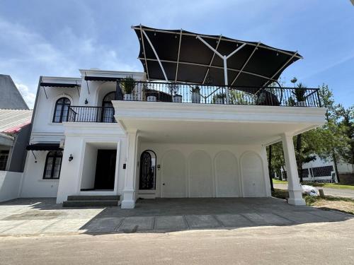 Phoenix Villa at Sentul City — 4-Star Luxury Hotel in Bogor, Indonesia