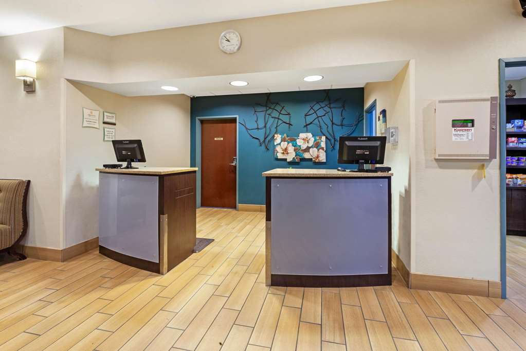 La Quinta Inn & Suites by Wyndham South Bend - photo 2