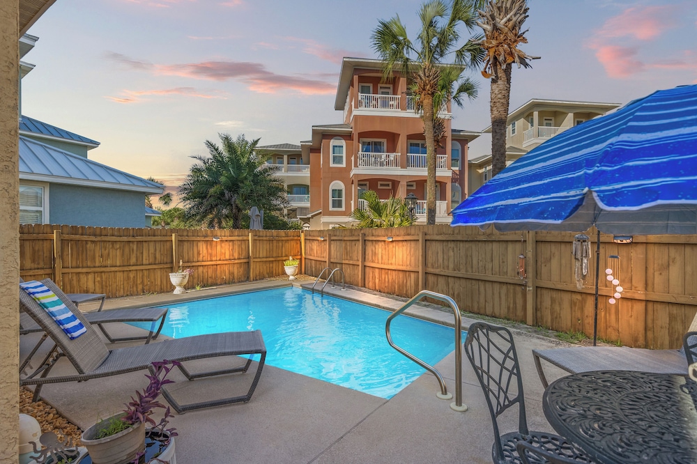 Epic Beach House With Private Pool 175 ft to the Beach U Gotta See It — 4-Star Luxury Hotel in Panama City Beach, United States