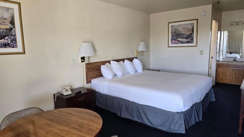 Terrace Inn and Suites - photo 11