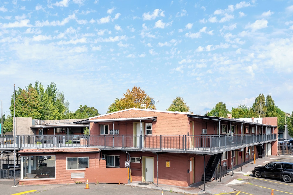 Banfield Studios By OYO Portland OR - photo 29