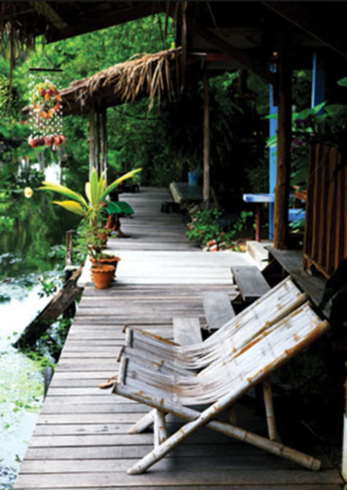 Baan Suanaomsuk - last minute hotel in Pak Tho