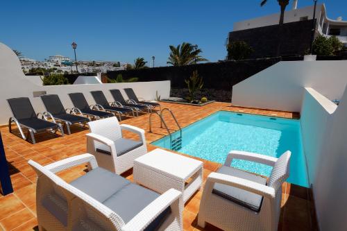 Villa Oasis — 4-Star Luxury Hotel in Playa Blanca, Spain