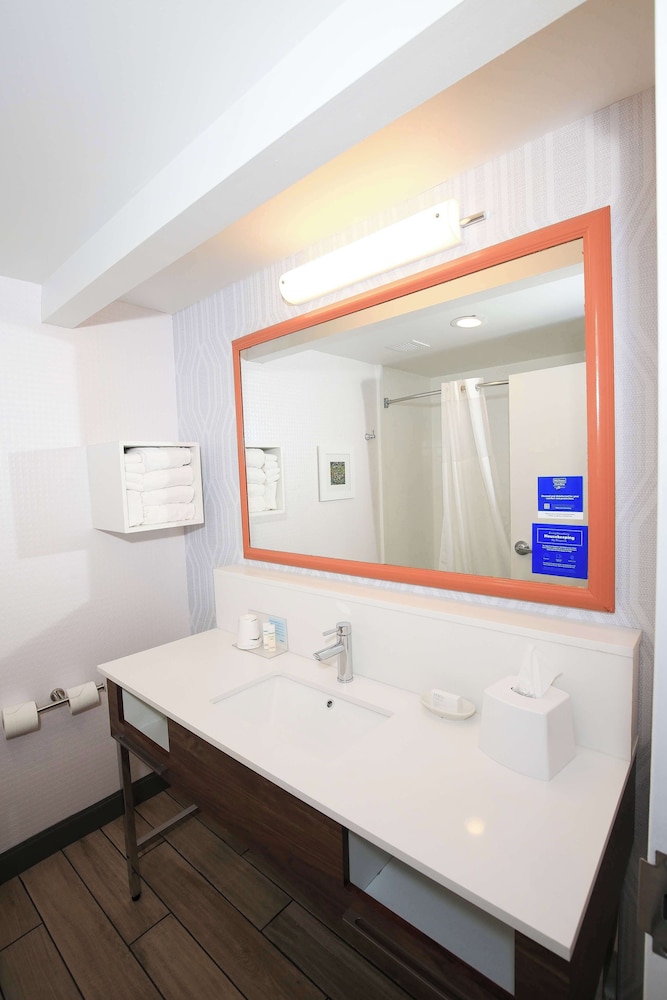 Hampton Inn Bordentown - photo 16