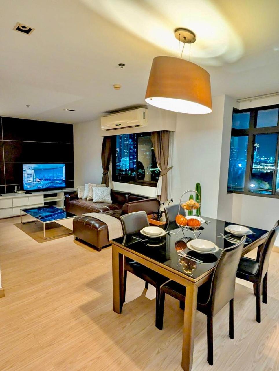 High Floor Great View 2br 2ba 3 Mins To Nana Bts