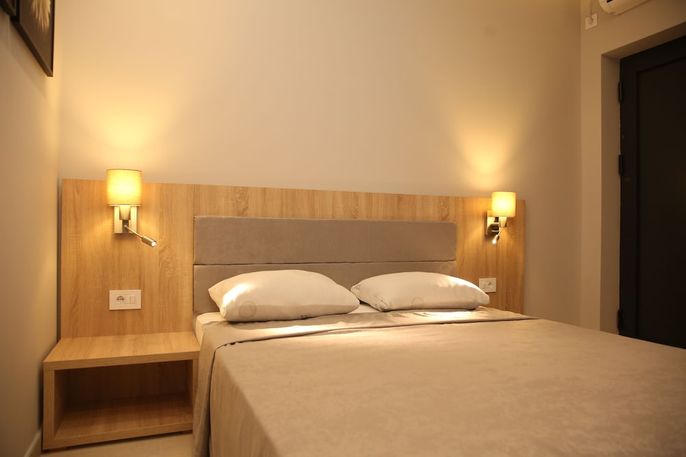 Gold Crown Apartments — Jagodina — photo 2