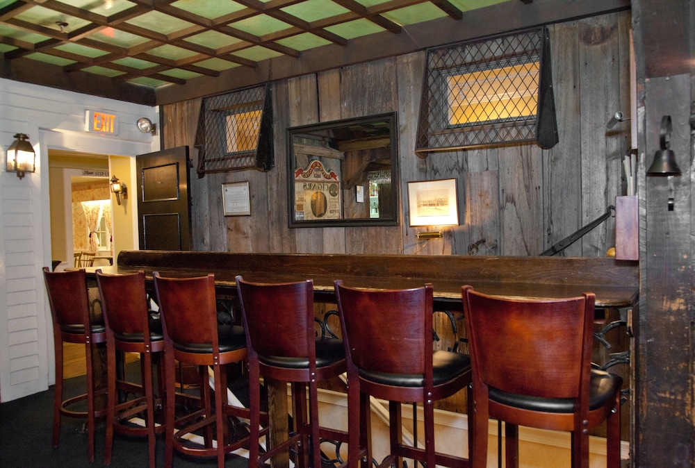 Concord's Colonial Inn - photo 22