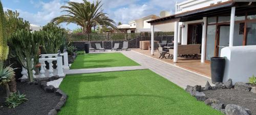 Casa De Nefertiti — 4-Star Luxury Hotel in Playa Blanca, Spain