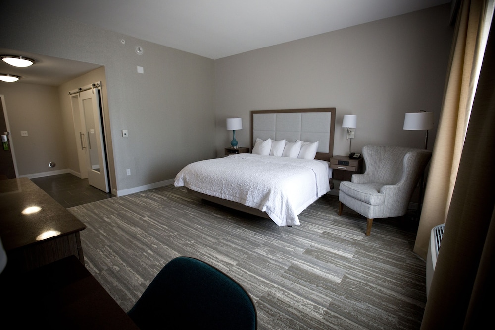 Hampton Inn Blue Ash Cincinnati - photo 13