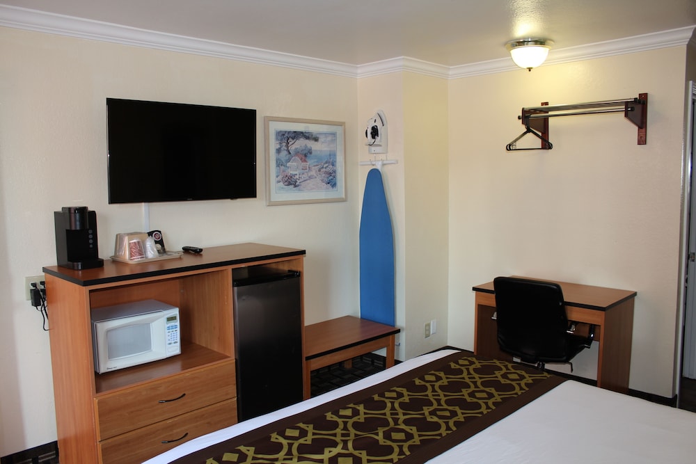 Riverside Inn & Suites Santa Cruz - photo 39