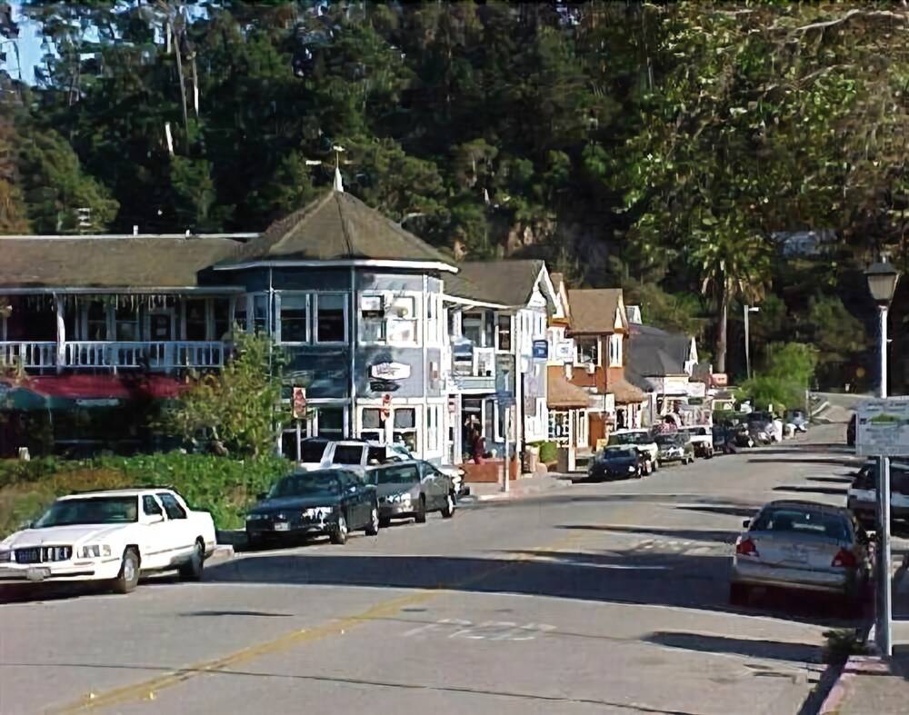 Cambria Landing Inn & Suites - photo 50