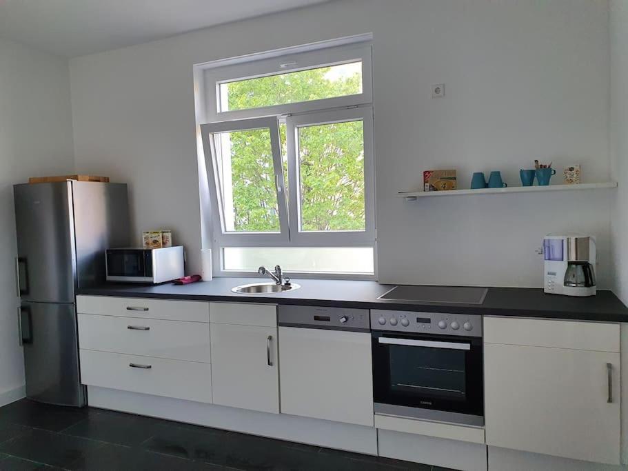 EG Weststadt Karlsruhe 4 Zimmer — 4-Star Luxury Hotel in Karlsruhe, Germany