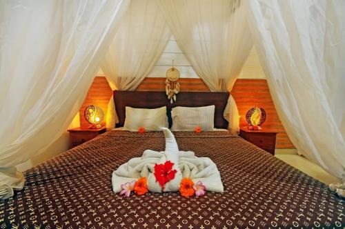 Jungle Hideaway Villas 1 River Cafe — 4-Star Luxury Hotel in Ubud, Indonesia
