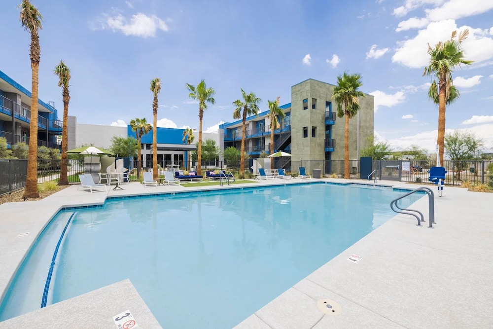 Landing Apartments Glendale — 4-Star Luxury Hotel in Glendale, United States