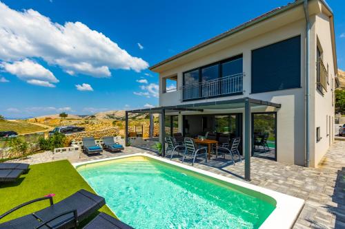 Ferienwohnung mit beheiztem Pool in Villa Gracia — 5-Star Luxury Hotel in Punat, Croatia