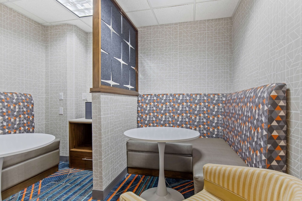Hampton Inn & Suites Greeley - photo 50