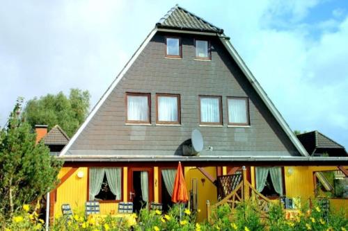 6 Personen Ferienhaus mit 4 Schlafzimmern Infrarotwaermekabine mit Blick auf den Weltschiffahrtsweg in Otterndorf in Otterndorf, Germany
