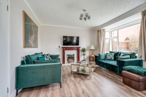 Cavehill View Elegant 4 bedroom detached house in great location with free parking — 4-Star Luxury Hotel in Belfast, United Kingdom