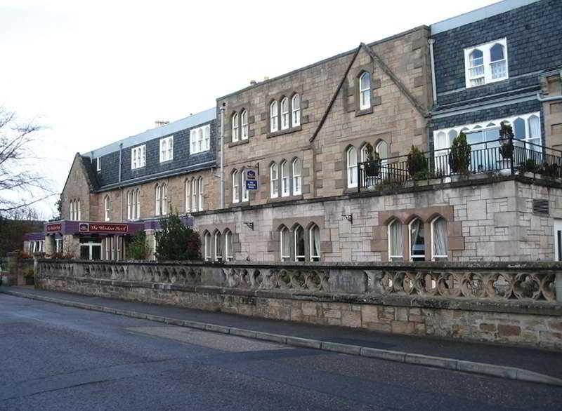 The Windsor Hotel — hotel in Nairn