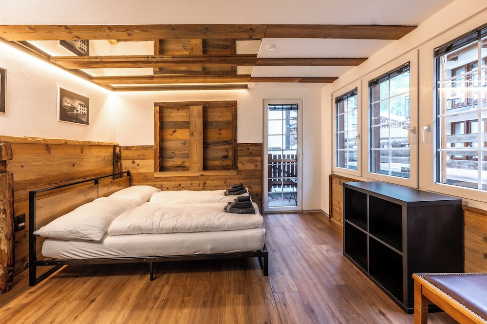 Apartment KANNE village center Zermatt — 4-Star Luxury Hotel in Zermatt, Switzerland