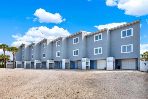 Beach Point Villas Unit E — 4-Star Luxury Hotel in Tybee Island, United States