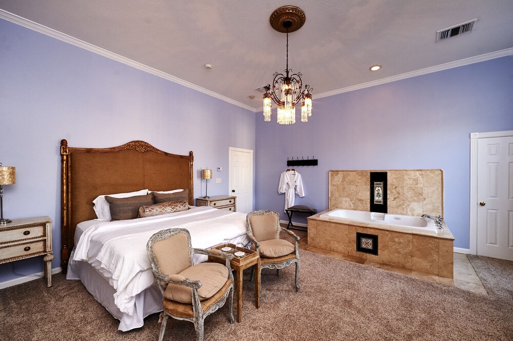 The Olivia Mansion - photo 10