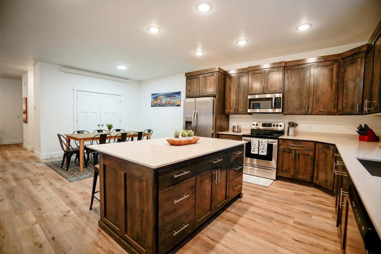 Tablerock Townhome — Victor
