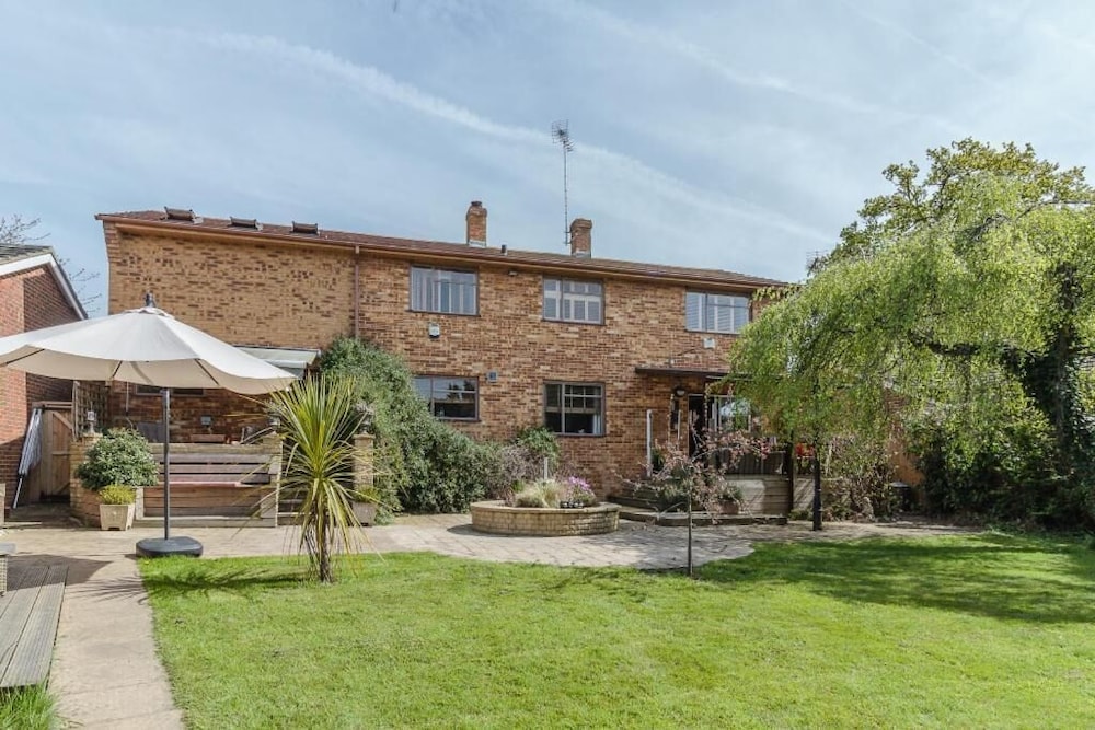 Richmond Lane Guest House — 4-Star Luxury Hotel in Romsey, United Kingdom